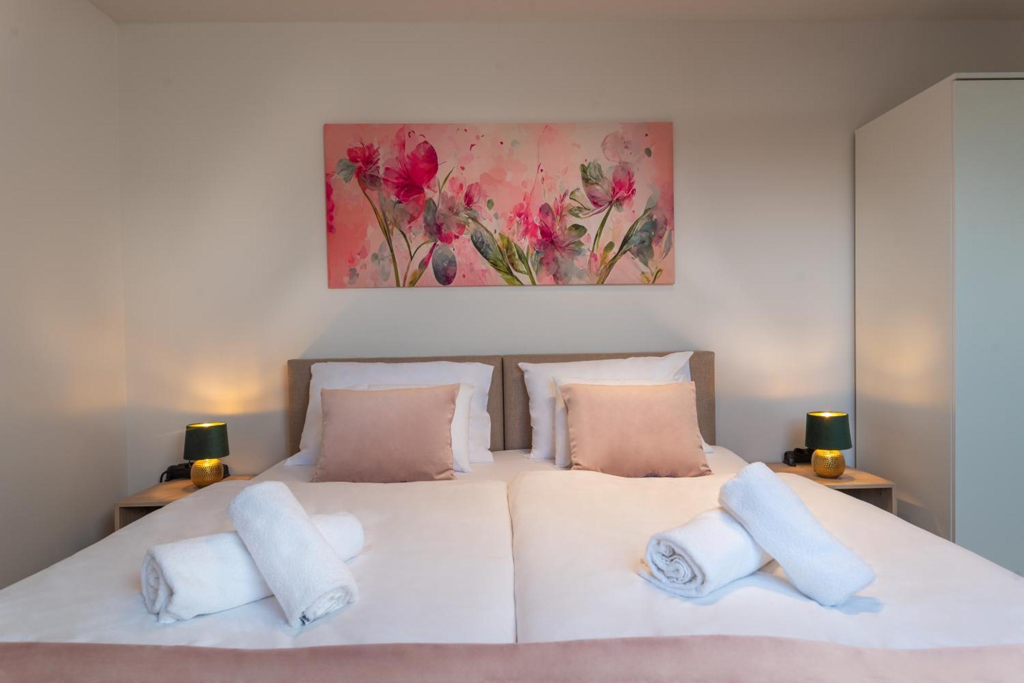 Holdvirag Hotel Шарвар Экстерьер фото