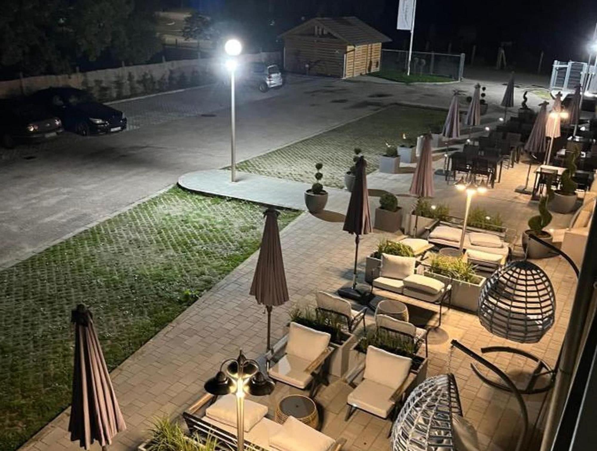Holdvirag Hotel Шарвар Экстерьер фото
