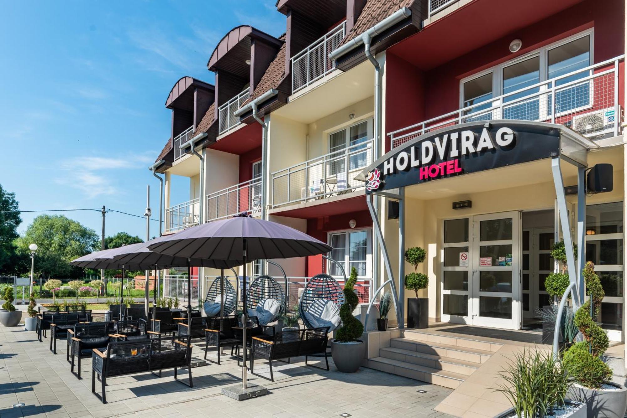 Holdvirag Hotel Шарвар Экстерьер фото